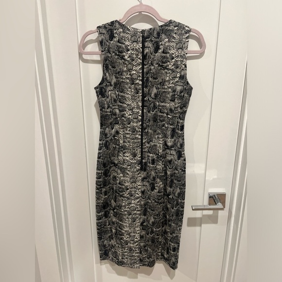 $498 KOBI HALPERIN Sz2 BEATRICE PYTHON-PRINT SLEEVELESS SHEATH DRESS - Picture 11 of 11